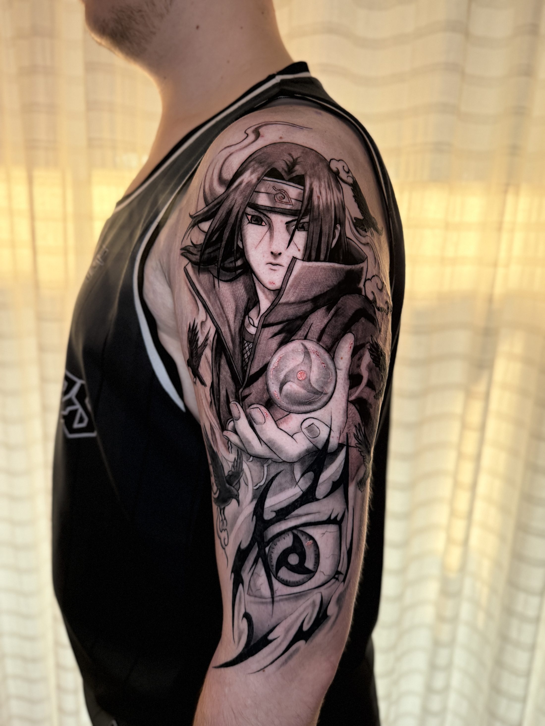Anime-Motiv als Sleeve über den kompletten Arm